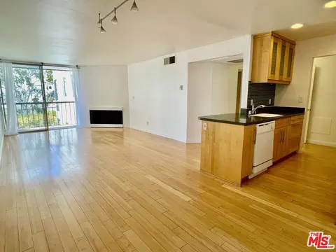 8530 Holloway Dr #324, West Hollywood, CA 90069
