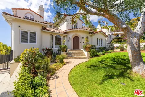 9826 Burgen Ave, Los Angeles, CA 90034