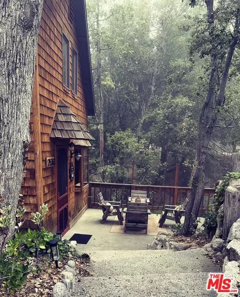 25363 Manzanita Dr, Idyllwild, CA 92549
