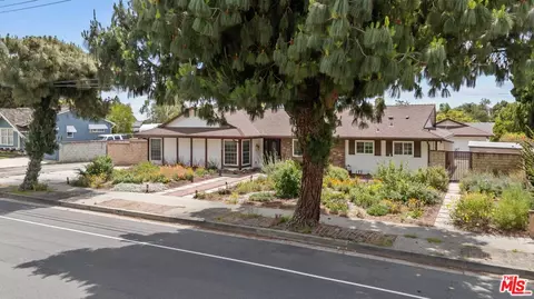 20800 Chatsworth St, Chatsworth, CA 91311