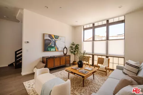 1824 S Redondo Blvd, Los Angeles, CA 90019