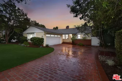 13046 Addison St, Sherman Oaks, CA 91423