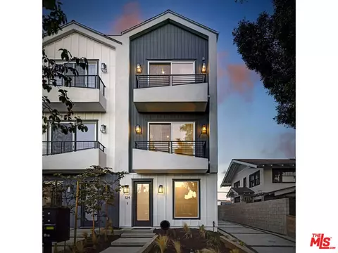 124 N Manhattan Pl, Los Angeles, CA 90004