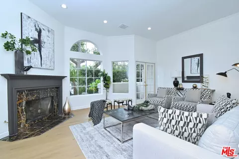 12919 Bloomfield St #3, Studio City, CA 91604