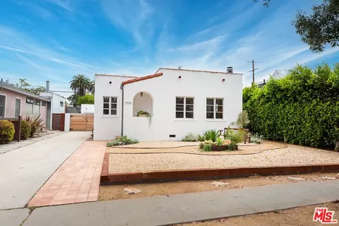 3782 Moore St, Los Angeles, CA 90066