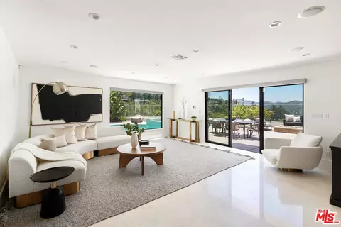 11369 Dona Lisa Dr, Studio City, CA 91604