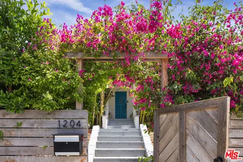 1204 Sanborn Ave, Los Angeles, CA 90029
