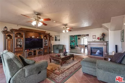 18145 Juniper St, Hesperia, CA 92345 photo 4