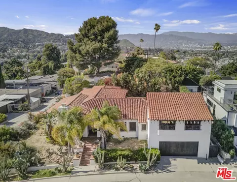 3769 Franklin Ave, Los Angeles, CA 90027
