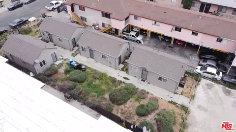 636 W 81st St, Los Angeles, CA 90044