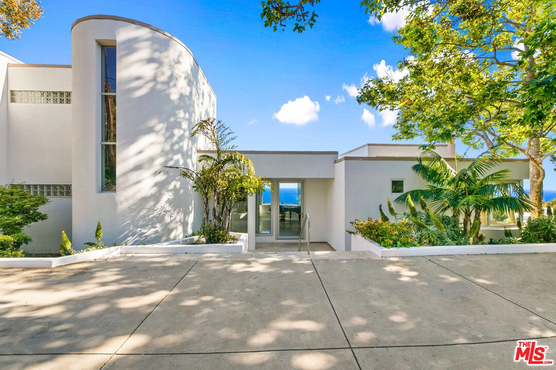 30112 Cuthbert Rd, Malibu, CA 90265 photo 1