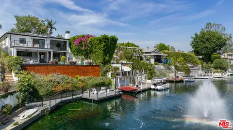 10060 Toluca Lake Ave, Toluca Lake, CA 91602