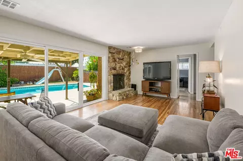 6652 Royer Ave, West Hills, CA 91307