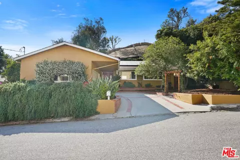 4967 Calderon Rd, Woodland Hills, CA 91364