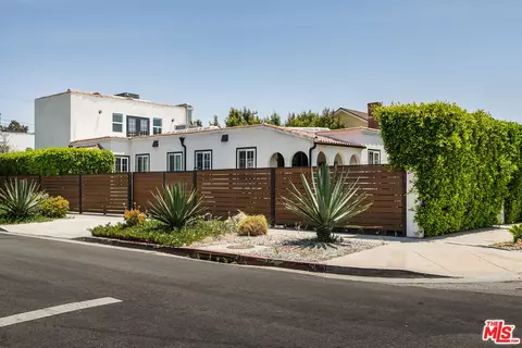 4546 Dockweiler St, Los Angeles, CA 90019