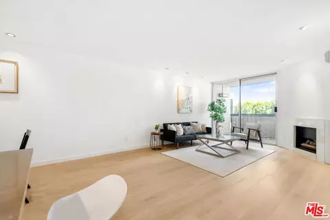 8530 Holloway Dr #202, West Hollywood, CA 90069