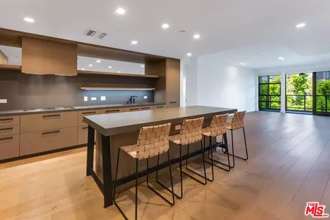 10777 Wilshire Blvd #405, Los Angeles, CA 90024