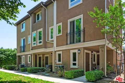 14681 Sherman Way #1/2, Van Nuys, CA 91405