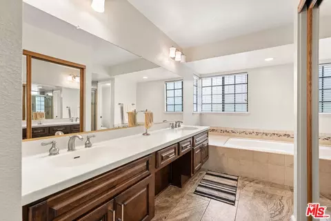 Bath - 2136 Sunrise Cir, Upland, CA 91784 photo 3 of 5