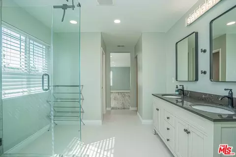 Bath - 1849 Pinnacle Way, Upland, CA 91784 photo 4 of 5