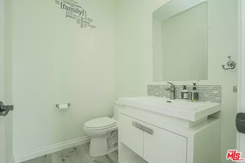 Bath - 1849 Pinnacle Way, Upland, CA 91784 photo 1 of 5
