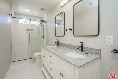 Bath - 1849 Pinnacle Way, Upland, CA 91784 photo 2 of 5