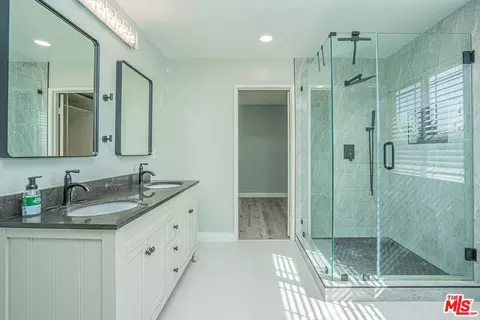Bath - 1849 Pinnacle Way, Upland, CA 91784 photo 3 of 5