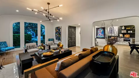 1038 Stearns Dr, Los Angeles, CA 90035