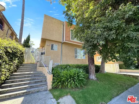 7319 Hazeltine Ave #13, Van Nuys, CA 91405