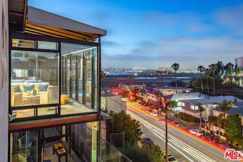 379 Fowling St, Playa Del Rey, CA 90293