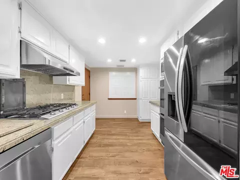 2625 Ryans Pl, Lancaster, CA 93536 photo 2