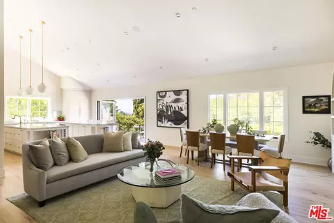 14943 Jadestone Dr, Sherman Oaks, CA 91403
