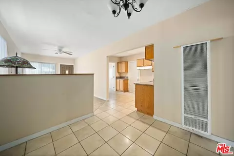Entry Way - 2532 E 131st St, Compton, CA 90222 photo 4 of 8