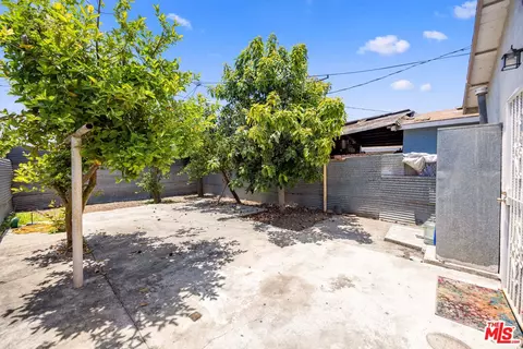Exterior - 2532 E 131st St, Compton, CA 90222 photo 4 of 6