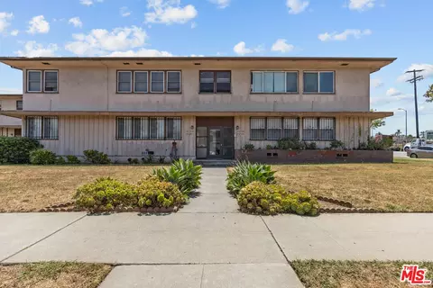 3320 W 77th St, Los Angeles, CA 90043