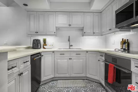 321 S San Vicente Blvd #407, Los Angeles, CA 90048