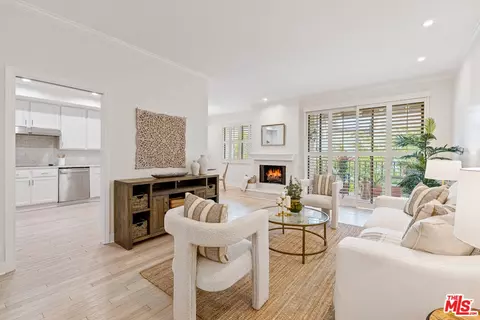 502 San Vicente Blvd #303, Santa Monica, CA 90402