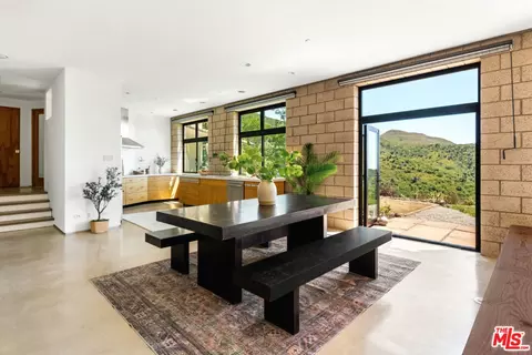9901 Chumash Trl, Malibu, CA 90265 photo 10