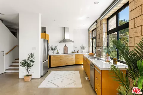 9901 Chumash Trl, Malibu, CA 90265 photo 11