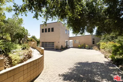 9901 Chumash Trl, Malibu, CA 90265 photo 6