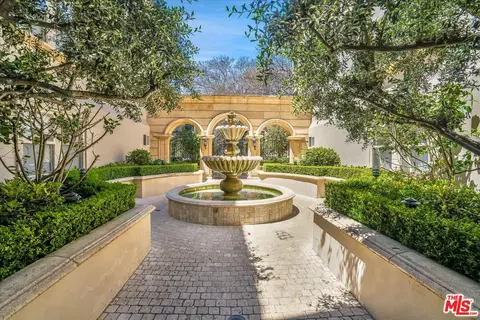 1658 Camden Ave #401, Los Angeles, CA 90025