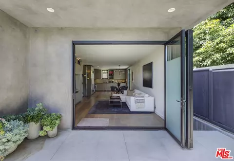 7659 Waring Ave, Los Angeles, CA 90046
