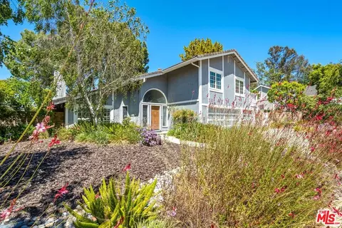 21707 Ulmus Dr, Woodland Hills, CA 91364