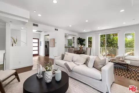 1537 16th St #101, Santa Monica, CA 90404