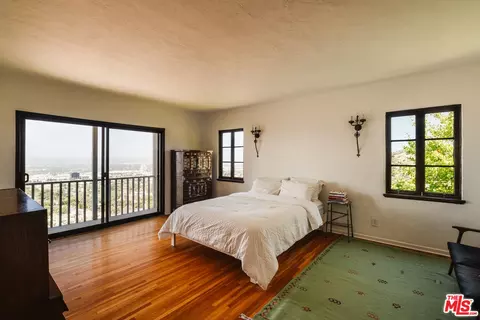 Bedroom - 4 Skyline Dr, Burbank, CA 91501 photo 1 of 4