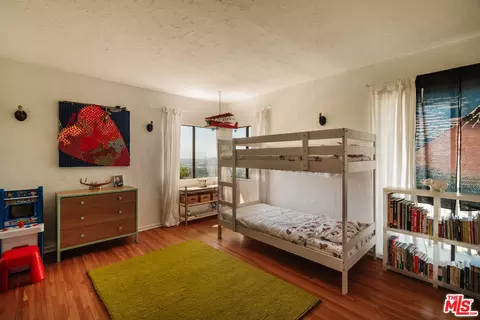 Bedroom - 4 Skyline Dr, Burbank, CA 91501 photo 4 of 4