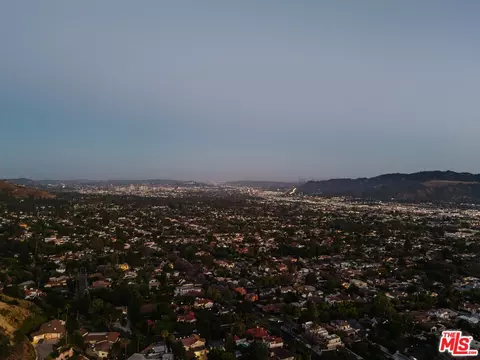 View/Area - 4 Skyline Dr, Burbank, CA 91501 photo 6 of 8