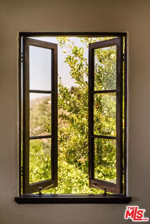 Other - 4 Skyline Dr, Burbank, CA 91501 photo 6 of 17