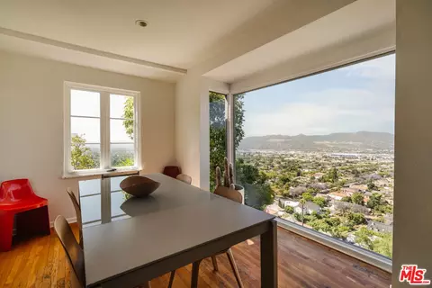 Dining - 4 Skyline Dr, Burbank, CA 91501 photo 1 of 1
