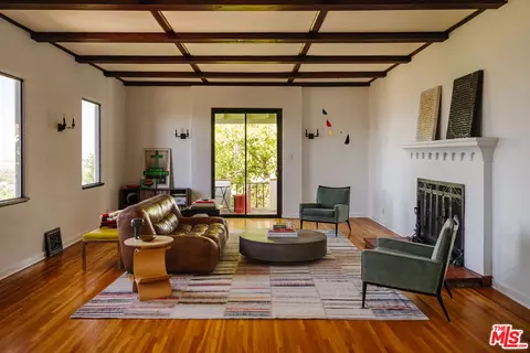 Living - 4 Skyline Dr, Burbank, CA 91501 photo 2 of 5